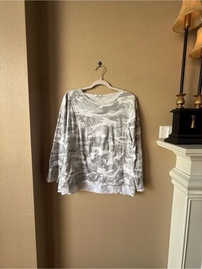 Women’s Silver Camo Long-Sleeve Shirt